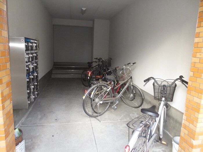 西富マンションの物件外観写真