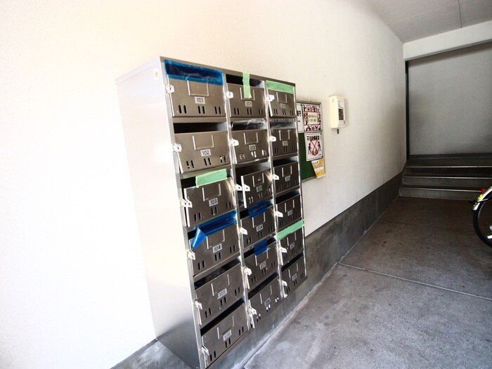 西富マンションの物件外観写真