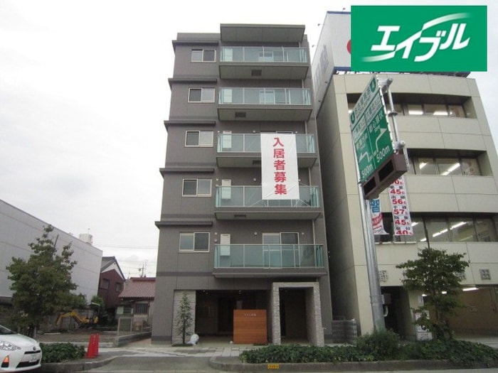 ラトレ白鳥の物件外観写真