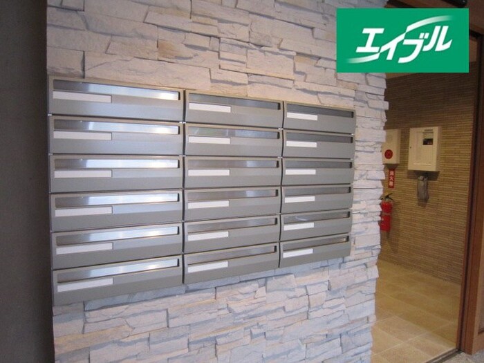 ラトレ白鳥の物件外観写真