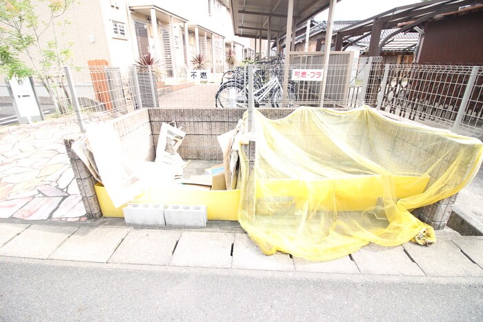 ヴィラ小山Aの物件外観写真