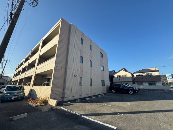 じゅうえーるの物件外観写真