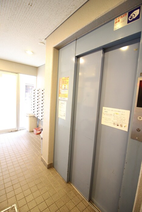 第８スワビルの物件外観写真