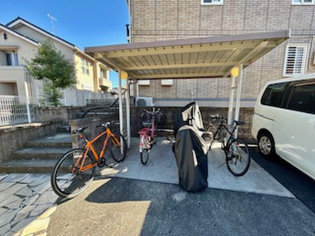 サニ－コ－トＫＡＺＡＫＯＥの物件外観写真