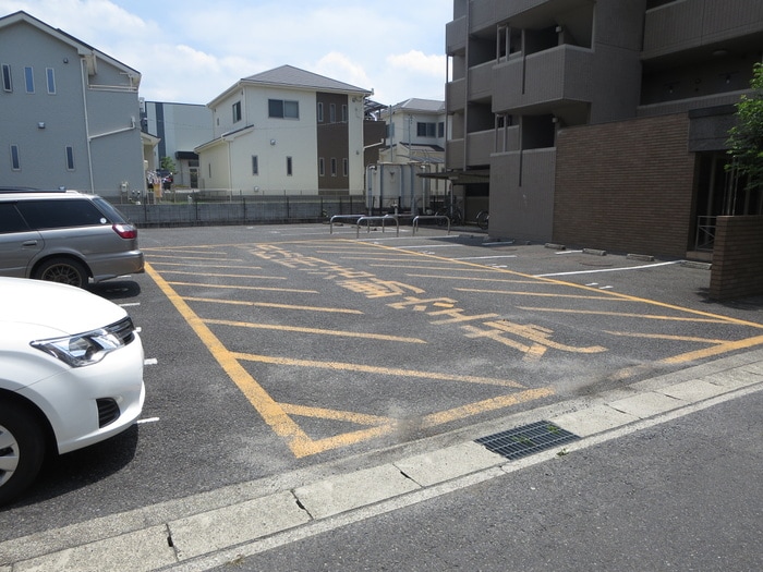 ロイヤルヒルズの物件外観写真