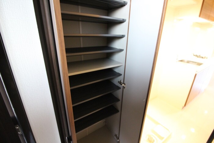 ﾁｪﾙﾄｳﾞｨｰﾀの物件内観写真