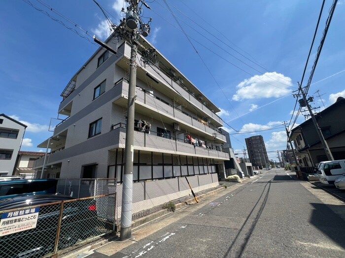 ラフォ－レ岩塚の物件外観写真