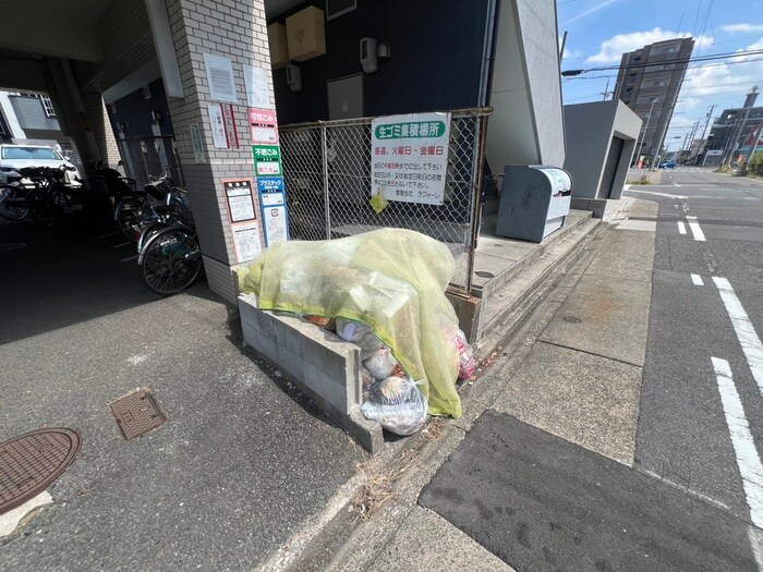 ラフォ－レ岩塚の物件外観写真