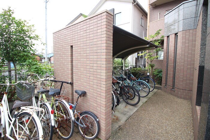 グレースコート豊山の物件外観写真