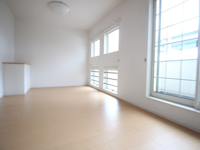 リバーサイドカルムの物件内観写真