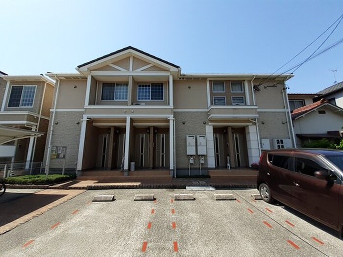 グランドカ－サ枇杷島の物件外観写真