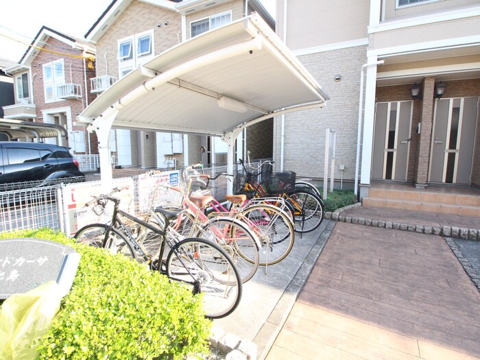 グランドカ－サ枇杷島の物件外観写真