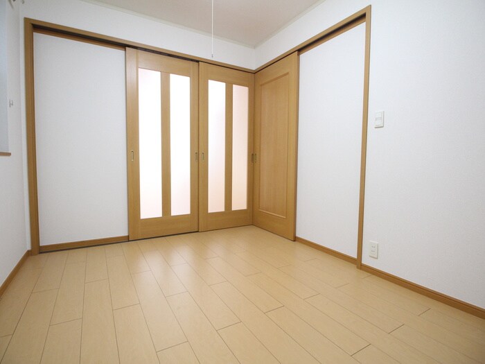 グランドカ－サ枇杷島の物件内観写真