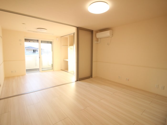 シャルム・ヴィアーレの物件内観写真