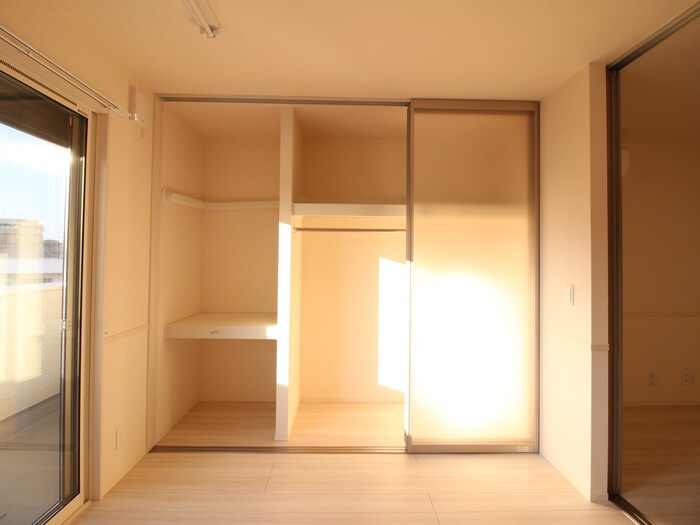 シャルム・ヴィアーレの物件内観写真