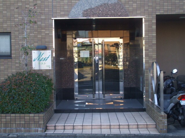 ネスト三吉の物件外観写真