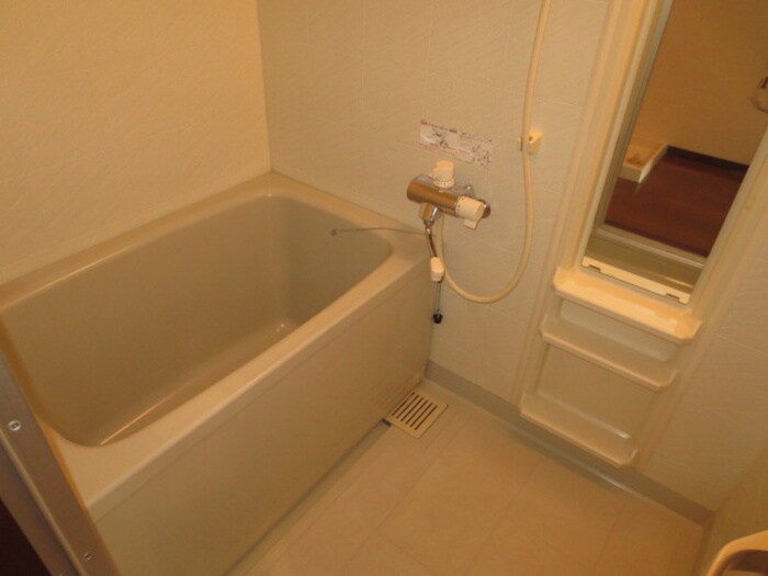 ネスト三吉の物件内観写真