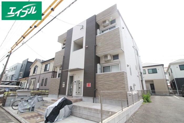 プラージュ外新町の物件外観写真