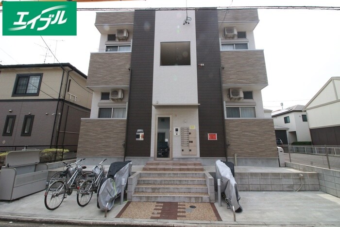 プラージュ外新町の物件外観写真