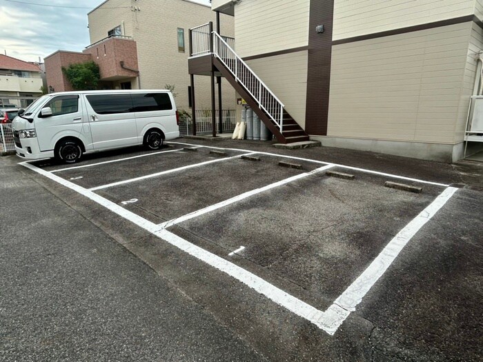 SurPlus　Two　若杉の物件外観写真