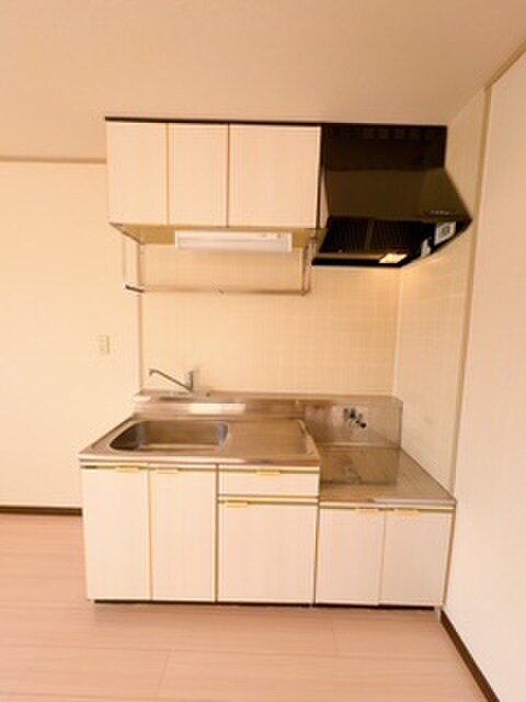 SurPlus　Two　若杉の物件内観写真