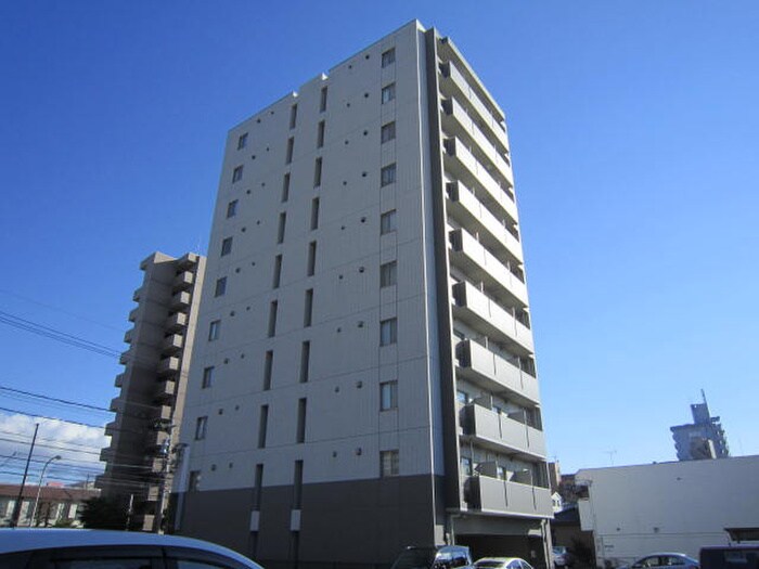 リアライズ高畑の物件外観写真