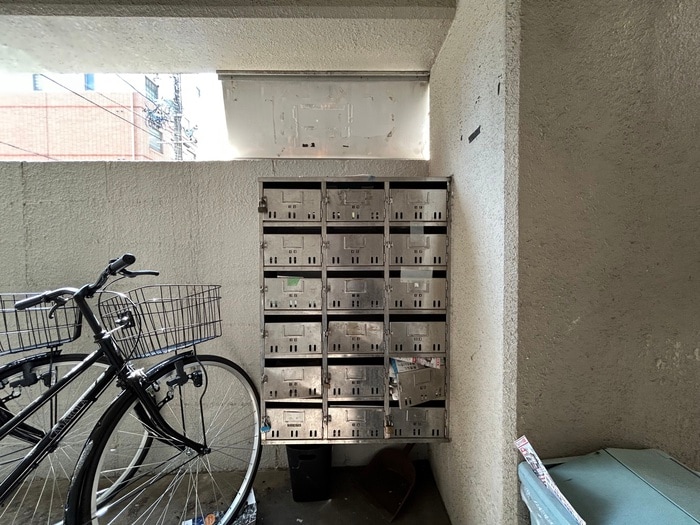 新栄ロイヤルハイツの物件外観写真