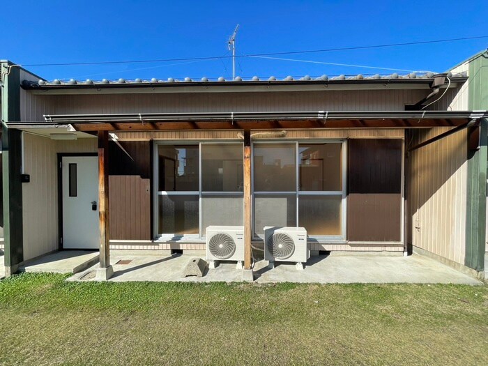 六軒屋町5丁目貸家の物件外観写真