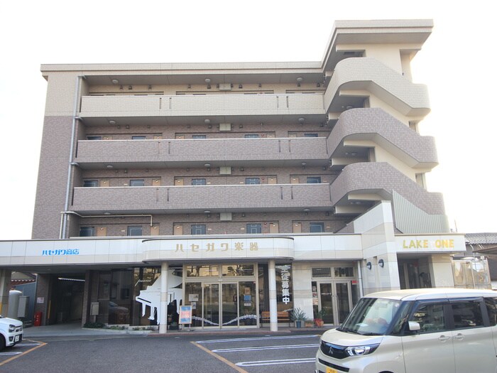 レイクワンの物件外観写真