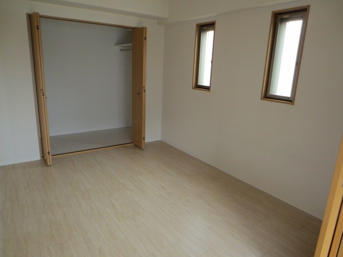 ヒルズ楠南棟の物件内観写真