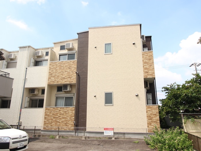 ハーモニーテラス野並の物件外観写真