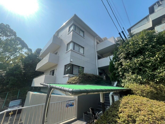 フロ－ラ八幡山の物件外観写真