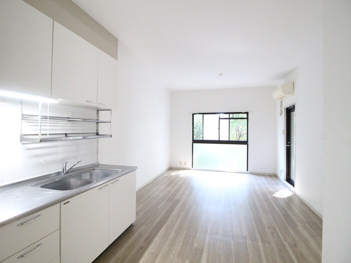 フロ－ラ八幡山の物件内観写真