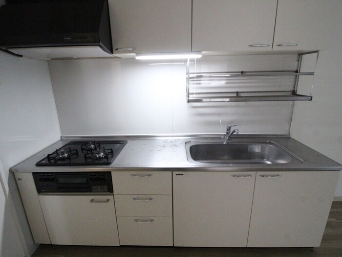 フロ－ラ八幡山の物件内観写真