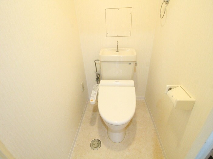 フロ－ラ八幡山の物件内観写真