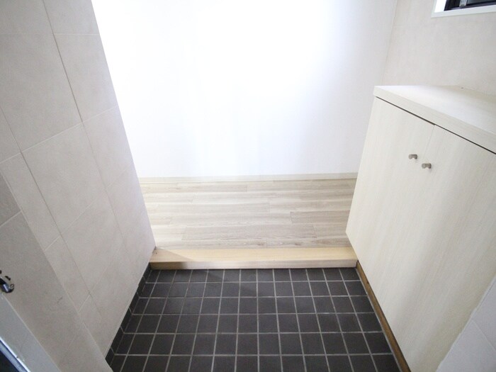 フロ－ラ八幡山の物件内観写真