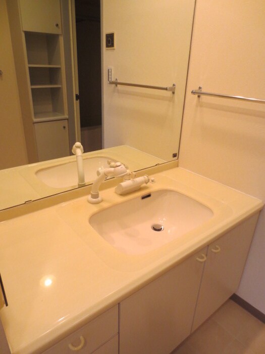 エクセレンス志賀本通の物件内観写真