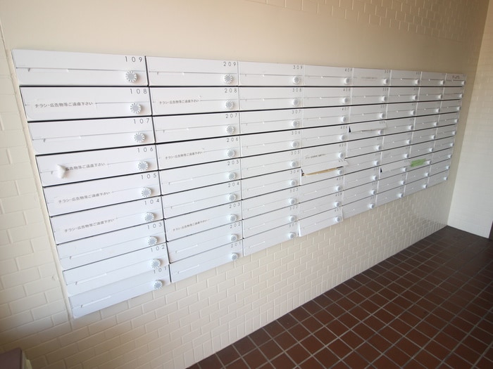 里水マンション　Ａ棟の物件外観写真