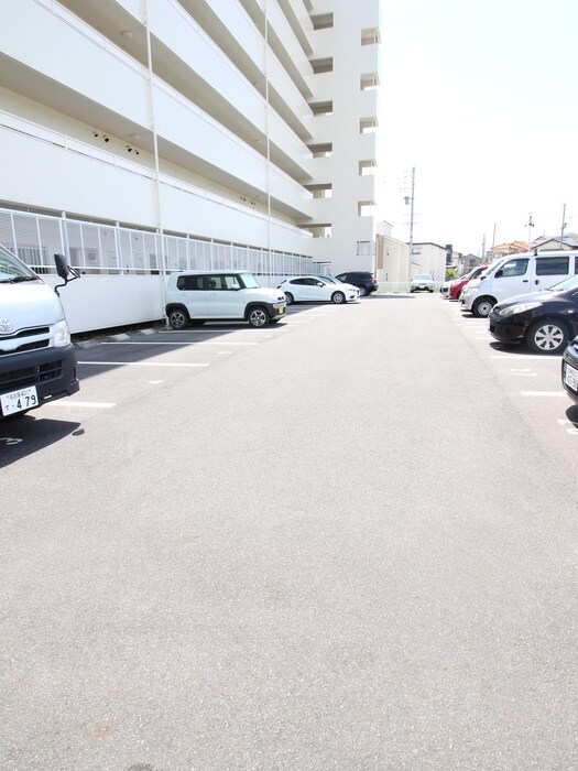 里水マンション　Ａ棟の物件外観写真