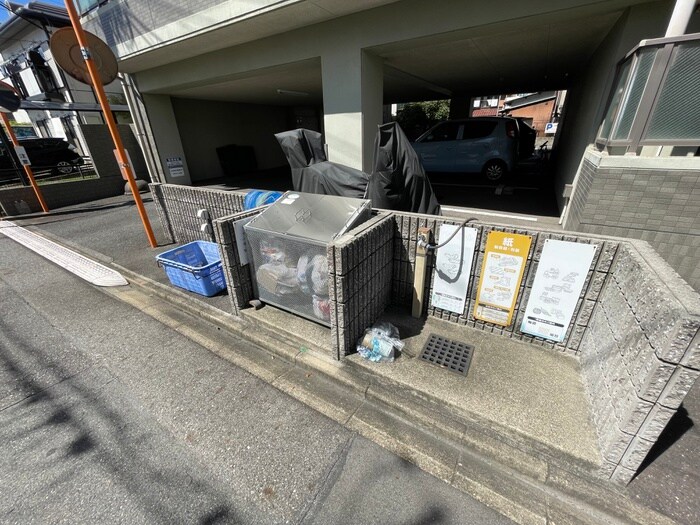 ポポラ－レ白鳥の物件外観写真