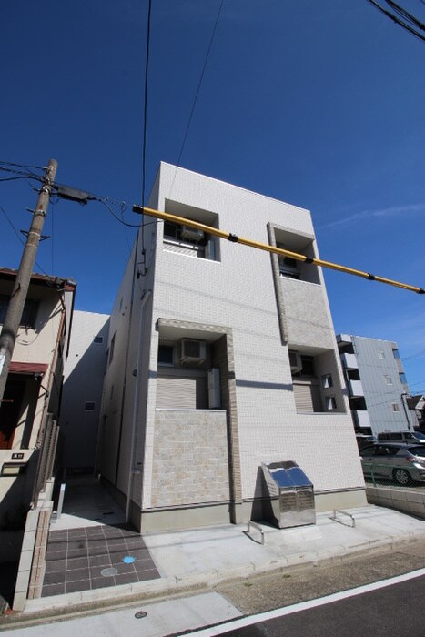 ハーモニーテラス靖国町の物件外観写真