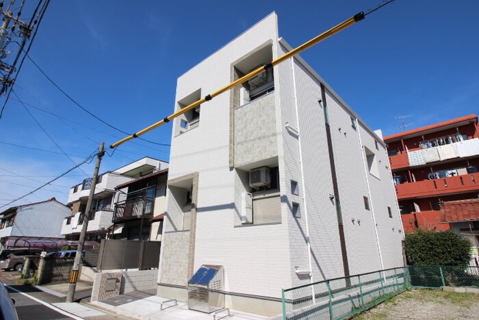 ハーモニーテラス靖国町の物件外観写真