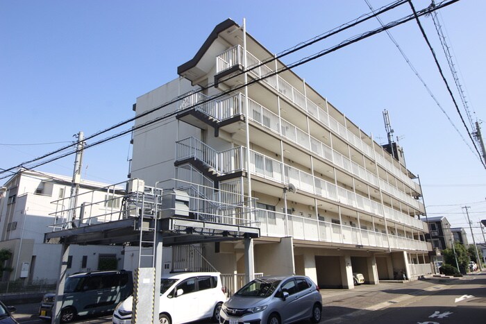 グランドステ－タス楠の物件外観写真