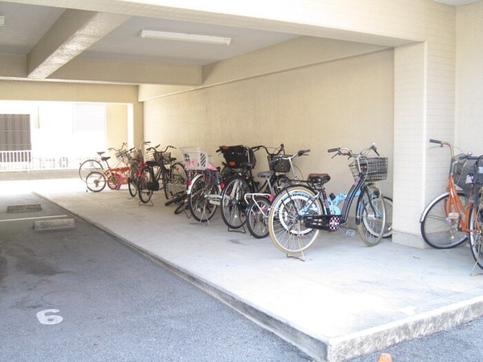 グランドステ－タス楠の物件外観写真