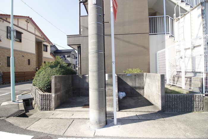 グランドステ－タス楠の物件外観写真