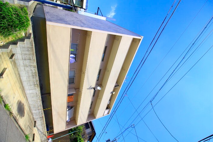 信和元町ハウスの物件外観写真