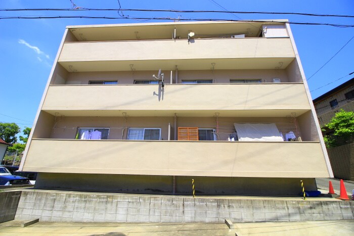 信和元町ハウスの物件外観写真