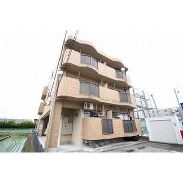 金龍コーポ苗代の物件外観写真