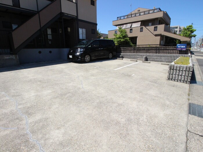 ル・ポミエVの物件外観写真