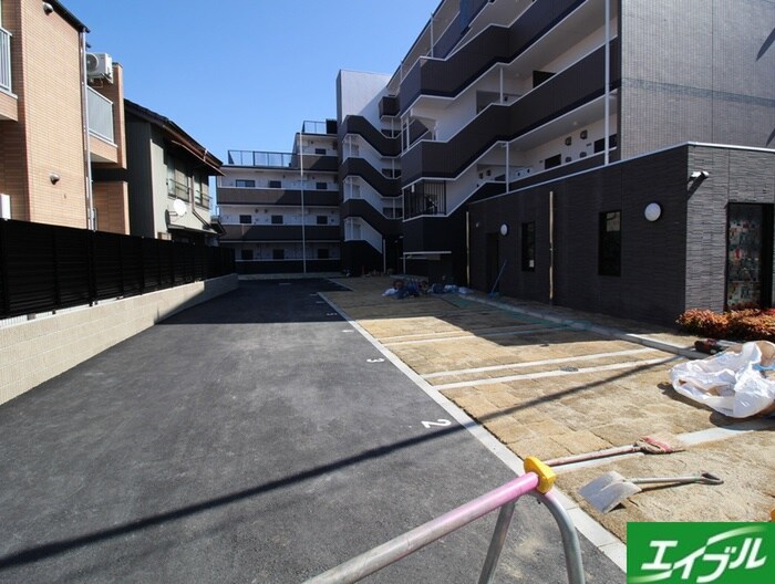 郷前町２丁目マンションの物件外観写真